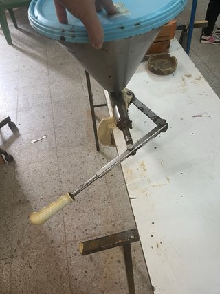 Máquina inyectora de chocolate