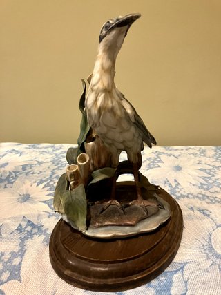 Escultura porcelana biscuit estilo capadimonte,