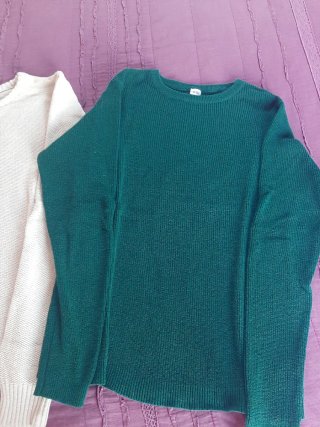 Due maglioni in maglia