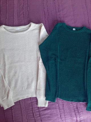 Due maglioni in maglia