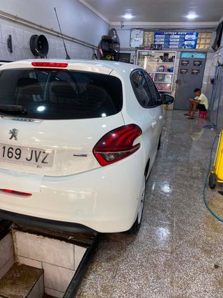 Peugeot 208 2016