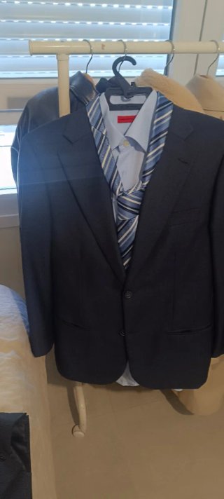 Traje de hombre talla 40, 90€ cada traje corbata12