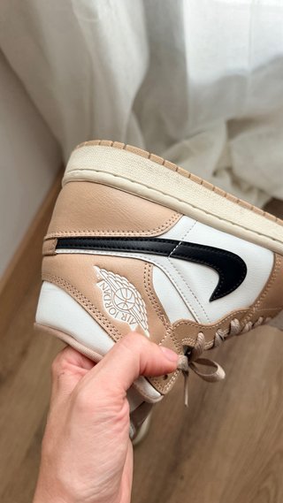 Nike Jordan 1 Mid Beige/Bianco