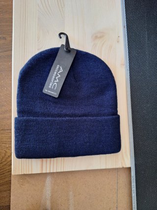 Gorro de lana azul AMC