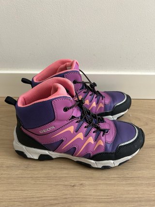 Botas trekking niña Geox moradas y rosas talla 36
