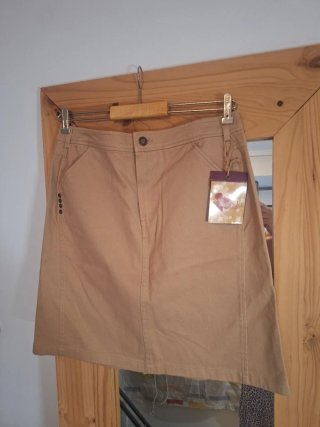 Falda beige