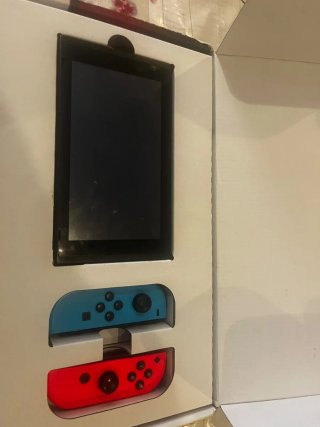 Nintendo Switch 1 in buone condizioni con accessori