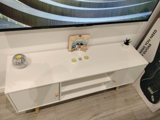 Mueble de salón blanco