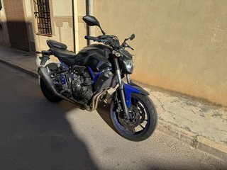 Yamaha MT-07 Negra y Azul