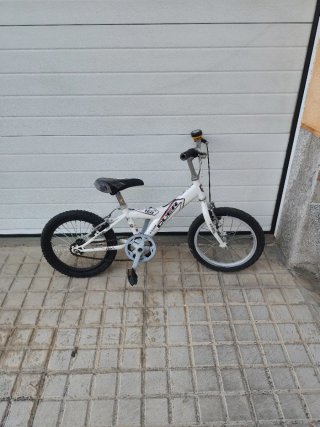 Bicicleta infantil blanca