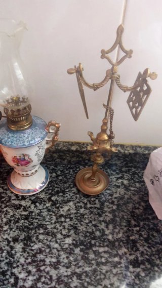 Lámpara Aceite Antigua y lámpara Bronce