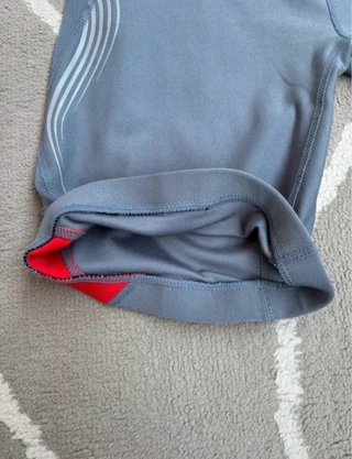 Pantalón corto Nike gris y rojo Talla M