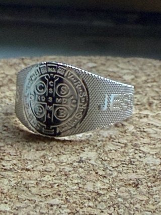 Anello San Benito in Acciaio Inossidabile Aperto