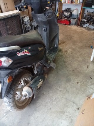 Peugeot Kisbee 49cc Scooter Negro solo despieces