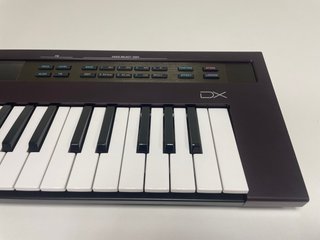 Yamaha Reface DX Sintetizador