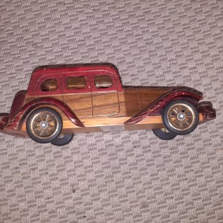 Coche de madera clásico 25 cm