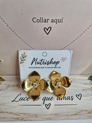 Aretes Flor Dorados Plutrishop