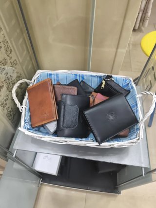 Portafogli in pelle Pielint e altro