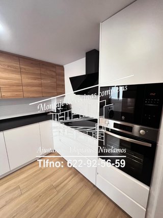 Montaje de cocina con instalación de encimeras y+
