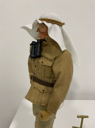 Figura Geyperman custom militar desierto