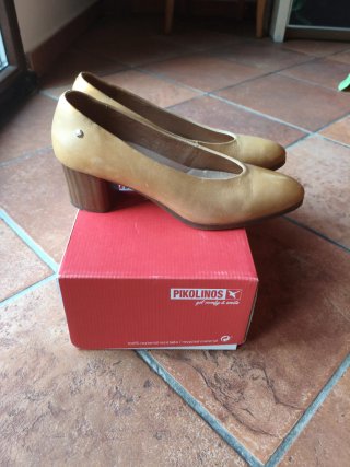 Zapatos Pikolinos Piel Beige