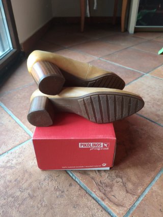Zapatos Pikolinos Piel Beige