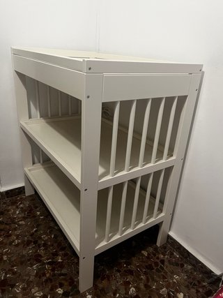 Cambiador de bebé blanco