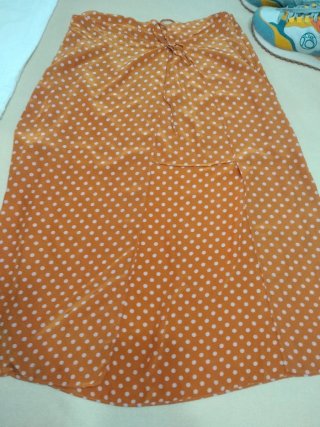 Conjunto: Zapatillas, Falda y Blusa