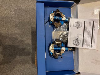 Pedales SPD Shimano Azules
