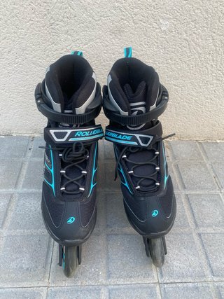 Patines en línea Rollerblade negros y azules