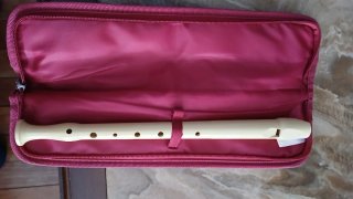 Fondello per flauto con design floreale. Marca Busquets