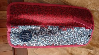Fondello per flauto con design floreale. Marca Busquets