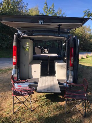 Furgoneta opel vivaro camperizada