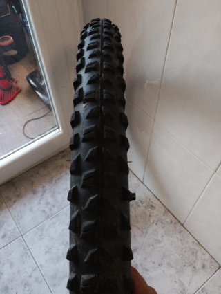 Rueda delantera Bici Montaña 26x2.10
