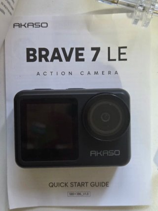 Cámara acuática Akaso Brave 7 LE pack moto / agua