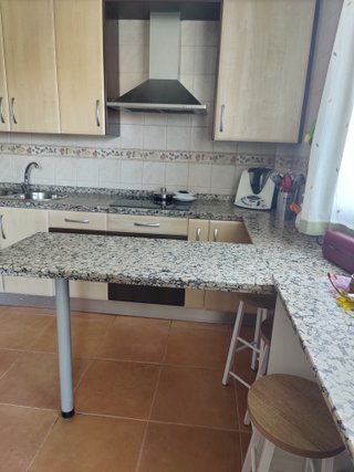 Cocina electrodomesticos incluidos. Encim.Granito