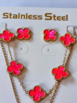 Conjunto collar pendientes pulsera trébol rosa
