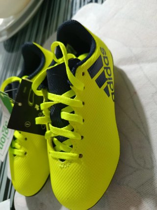 Scarpe da calcio Adidas Neon per bambini