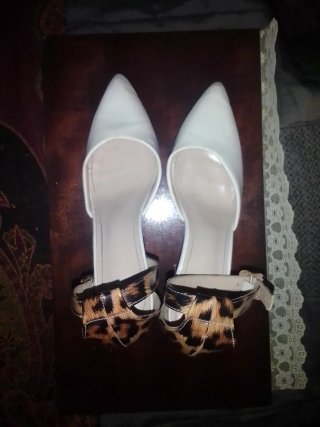 Zapatos de tacón leopardo y beige