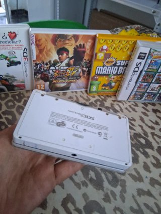 Nintendo 3DS Bianca + 4 Giochi