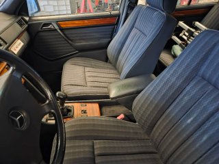 Mercedes-Benz 300 1993