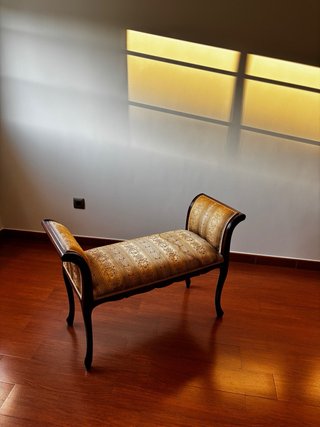 Banqueta tapizada madera