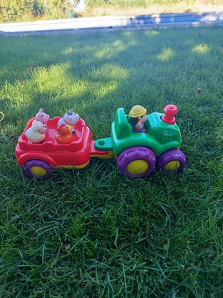Trattore per bambini con rimorchio e animali