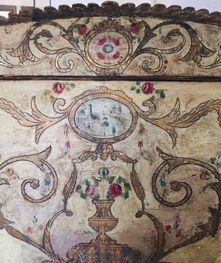 Cabecero de cama antiguo de madera pintado