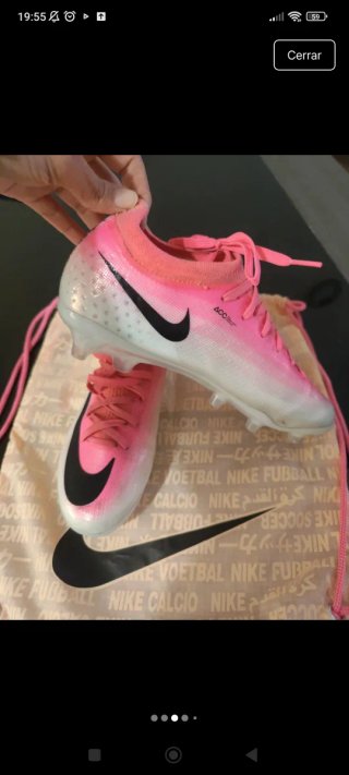 Scarpe da calcio Nike rosa e bianche