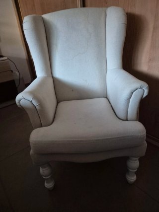 Sillón orejero infantil beige