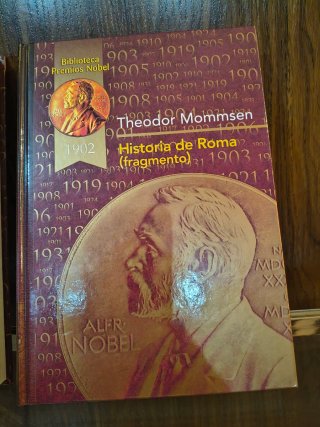 2 libros Biblioteca Premios Nobel
