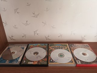 Lote de 4 juegos de estrategia de gestión para PC.
