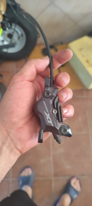 Frenos Shimano XT 4 pistones (del/tras)