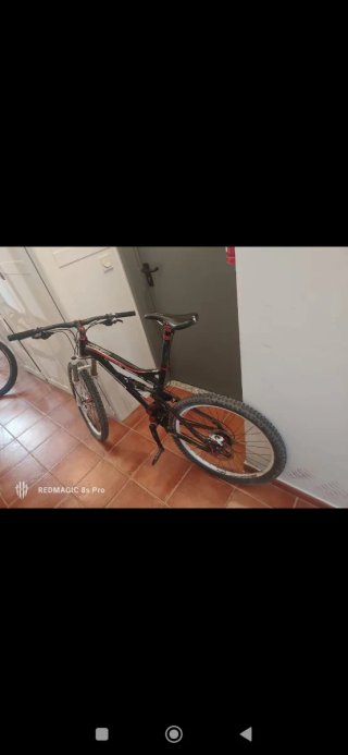 Bicicleta de Montaña GT Doble Suspensión